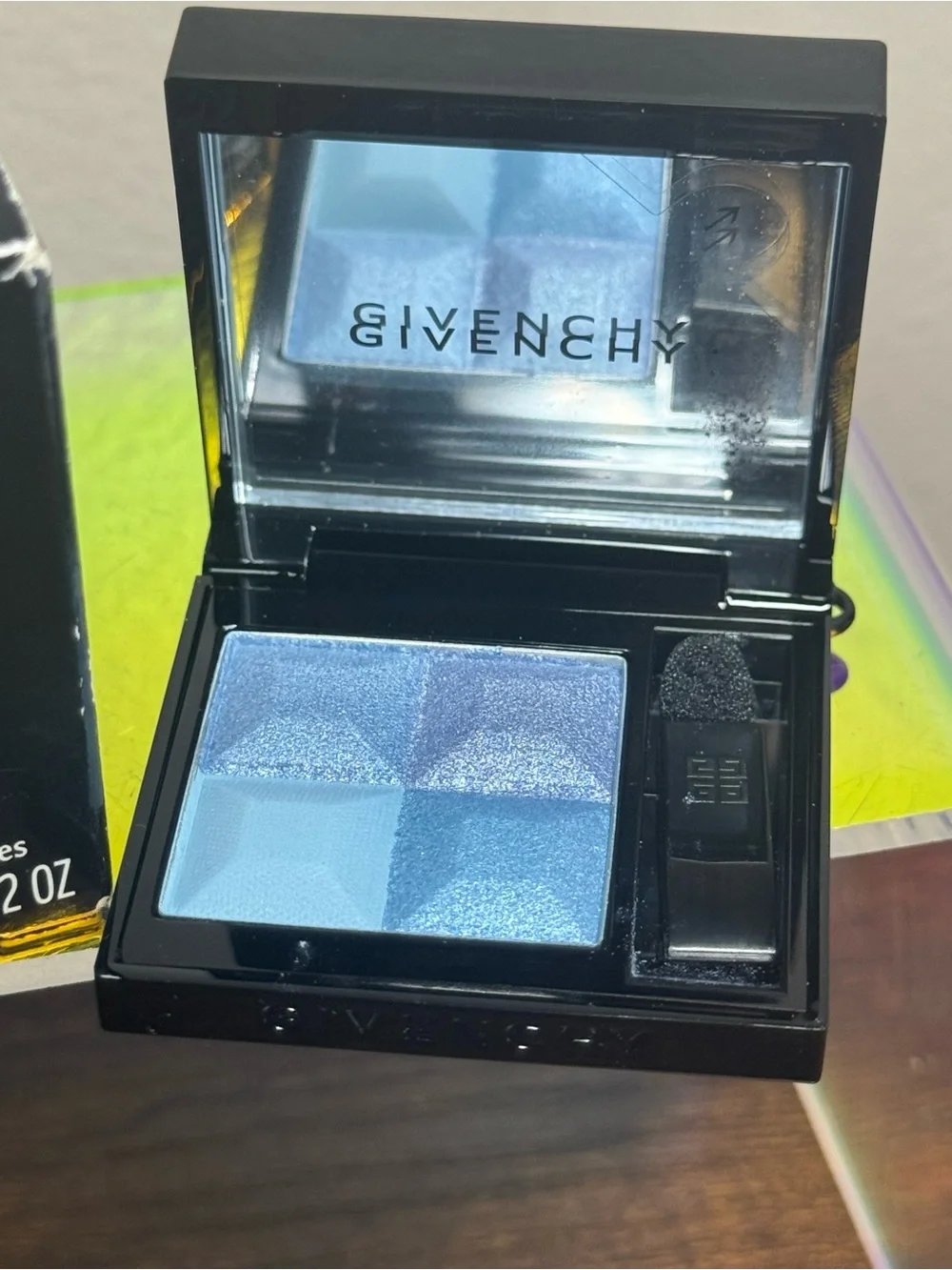 Givenchy Le Prisme Yeux Mono Eyeshadow #04 Must-Have Blue
